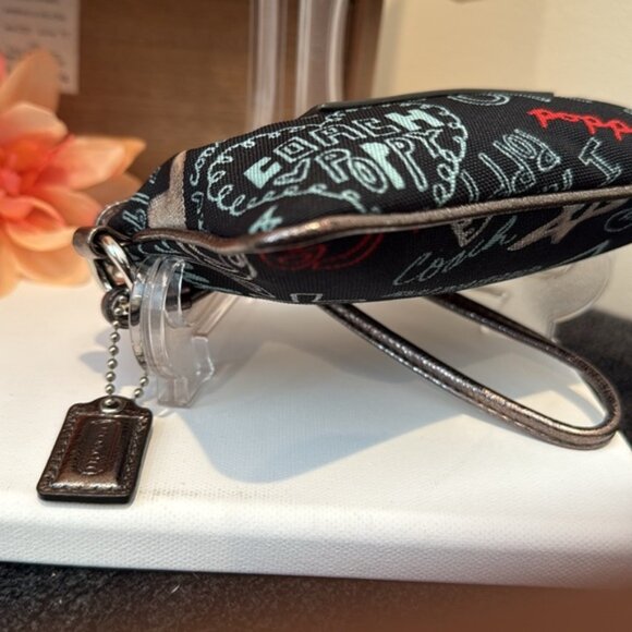 Coach “Limited Edition” Metallic Graffiti Hearts Wristlet w/Hang Tag (EUC) - Picture 7 of 16